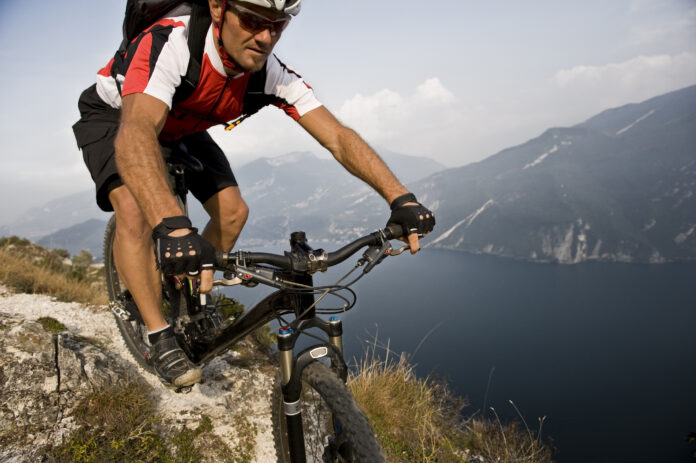 Fitness Apps, Fitness App Challenges, Fitness Competition, HealthandWellness.com